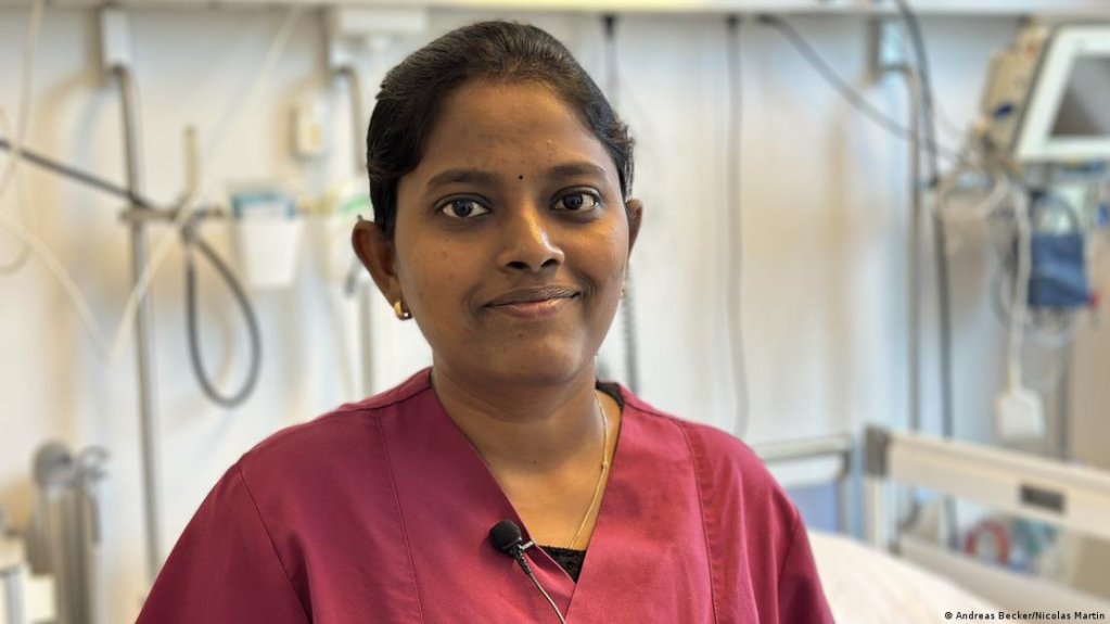 Kayalvly Rajavil feels welcome in Germany and cherishes the respect of her colleagues | Photo: Andreas Becker/Nicolas Martin
