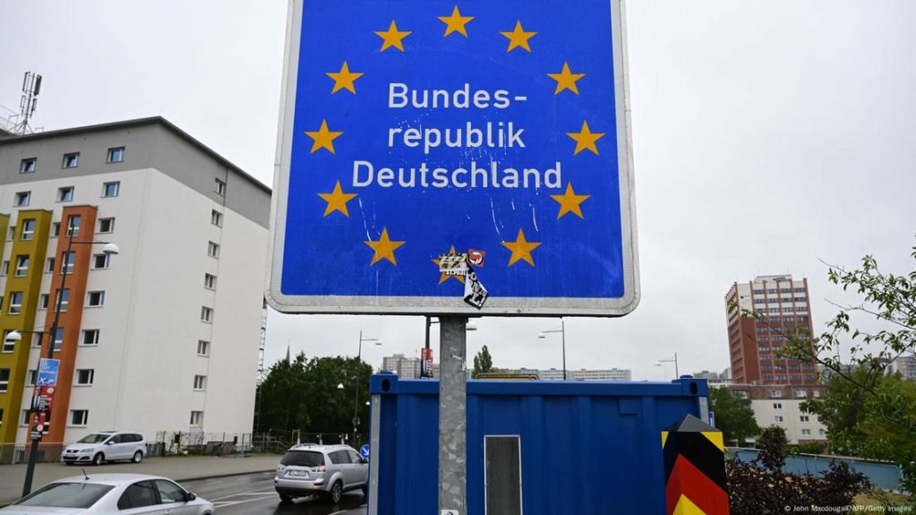 Berlin's decision to reintroduce border checks for six months along its 3,700-km border is legal in accordance with EU law. Pictured here: the German-Polish border in Frankfurt an der Oder | Photo: John Macdougall/AFP/Getty Images