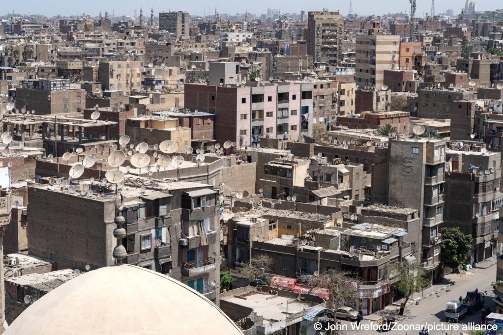 File photo used as illustration: Economic problems and high unemployment are just some of the factors pushing Egyptians to migrate, combined with fast-growing demographics and widespread access to the internet and social media | Photo: John Wreford / Zoonar / picture alliance