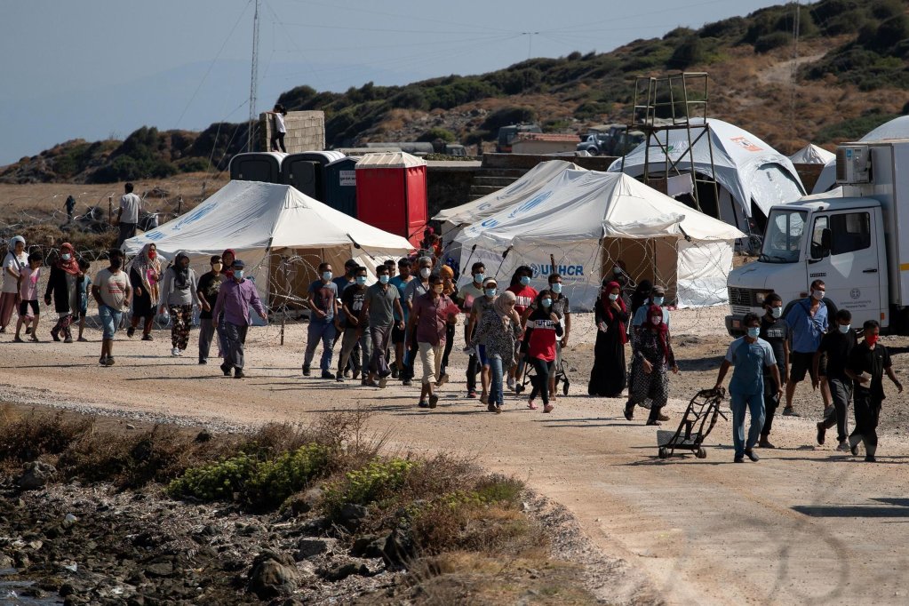 Migrants from the former Moria camp move to a new temporary camp on the island of Lesbos, Greece, September 16, 2020 | Photo: REUTERS/Alkis Konstantinidis 