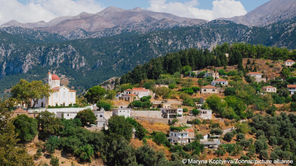 File photo used as illustration: Greece has been attempting to use the 'third country concept' to declare asylum applications inadmissible for several years and has been criticized by organizations like Pro Asyl and also found its decisions challenged in court | Photo: Maryna Koptyeva / picture alliance / Zoonar