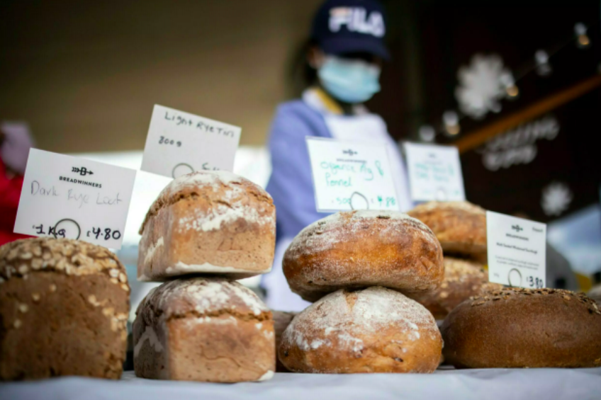 At the end of September, Britain had nearly 84,000 outstanding cases for refugee status, up 41 percent year-on-year | Photo: Tolga Akmen/AFP