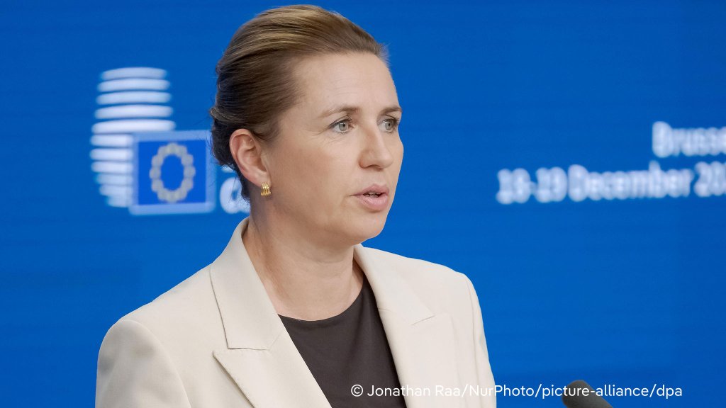 Prime Minister of Denmark Mette Frederiksen speaks at a press conference following a European Council meeting in Brussels, Belgium, on December 19, 2025 | Photo: Jonathan Raa / NurPhoto