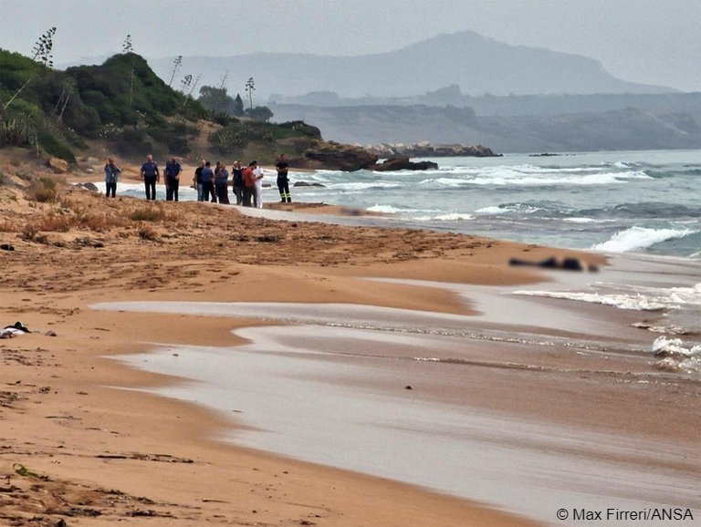 From file: The Italian authorities have reported two missing and said they discovered the body of an Eritrean man on board one of the boats that arrived or were brought in to Lampedusa over the weekend | Photo: Max Firreri /ANSA