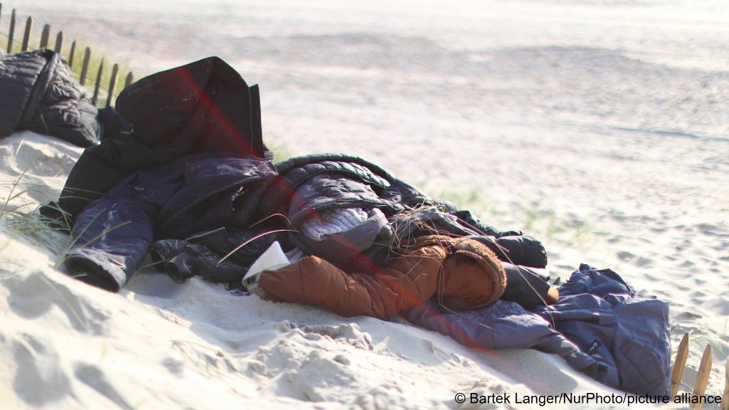 Abandoned belongings of migrants in Wimereux, Northern France, in April 2025 | Photo: picture-alliance/Bartek Langer