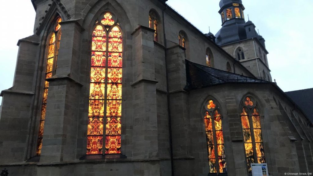 Tholey Monastery has stained glass windows created by Mahbuba Maqsoodi and by Gerhard Richter | Photo: Christoph Strack/DW