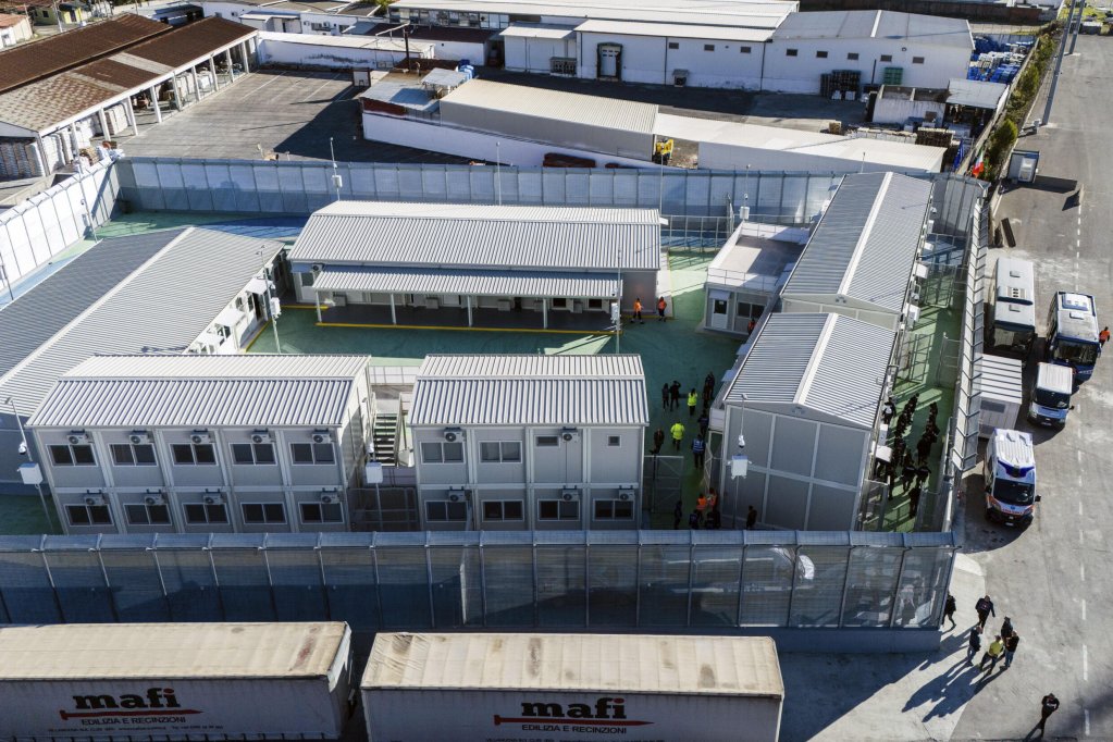 Since Italy's processing centers opened in Albania, only 20 migrants have arrived, and none of them stayed more than 48 hours, before being ordered back to Italy to begin their asylum process there | Photo: Vlasov Sulaj / AP / picture alliance 