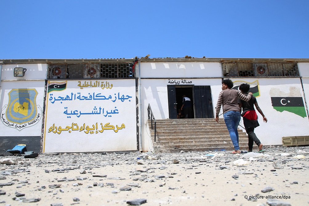 Conditions at the Tajoura migrant center in Libya have repeatedly been described as inhumane | Photo: Hazem Turkia/picture-alliance