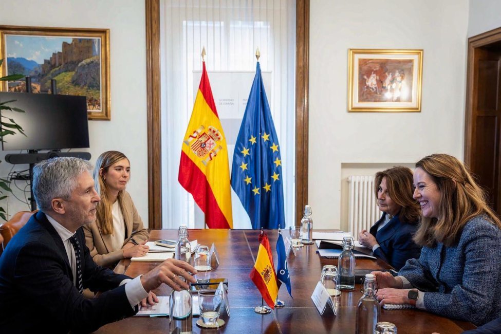 IOM Director General Amy Pope meets with Spain’s Minister of Interior, Fernando Grande-Marlaska, in Madrid to strengthen cooperation on migration governance | Photo: Ministry of Interior of Spain / via IOM Press release