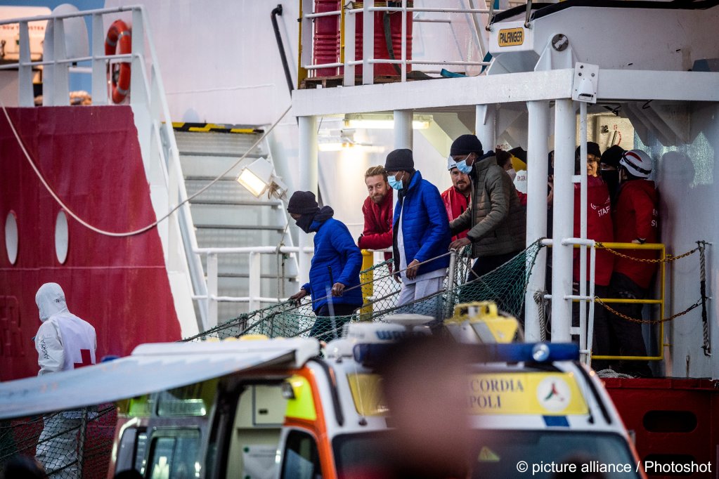 Emergency's Life Support ship docked in Livorno, Italy, on 22 December 2022. On board, 142 migrants, were rescued at sea by the NGO and came from ''Bangladesh, Burkina Faso, Cameroon, Ivory Coast, Egypt, Eritrea, Guinea, Mali, Pakistan, and Somalia. | Photo: Enrico Mattia Del Punta/NurPhoto