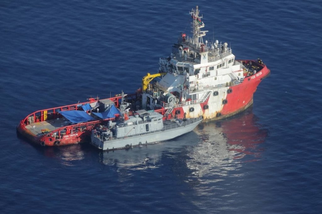 Pictures from Sea Watch appear to show a Libyan coast guard vessel alongside the Vos Triton in the Mediterranean during or shortly after the handover of rescued migrants to the Libyans. The images were taken by the Seabird crew and posted to Twitter on June 14 | Source: Twitter Sea-Watch @seawatch_intl
