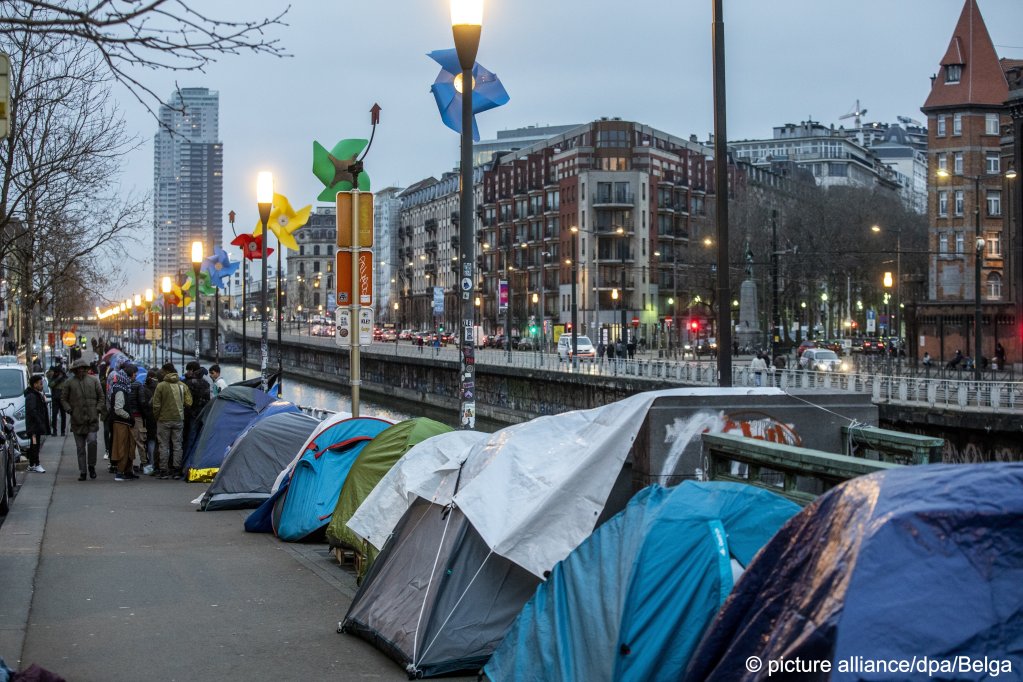 File photo: At least 150 tents line the canal near the center of Brussels | Photo: Hatim Kaghat / Belga Photo /dpa / picture alliance 