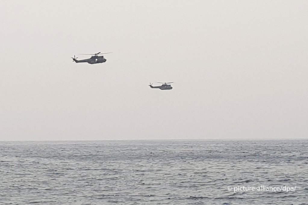 عمليات البحث عن ناجين من تحطم قارب طرابلس