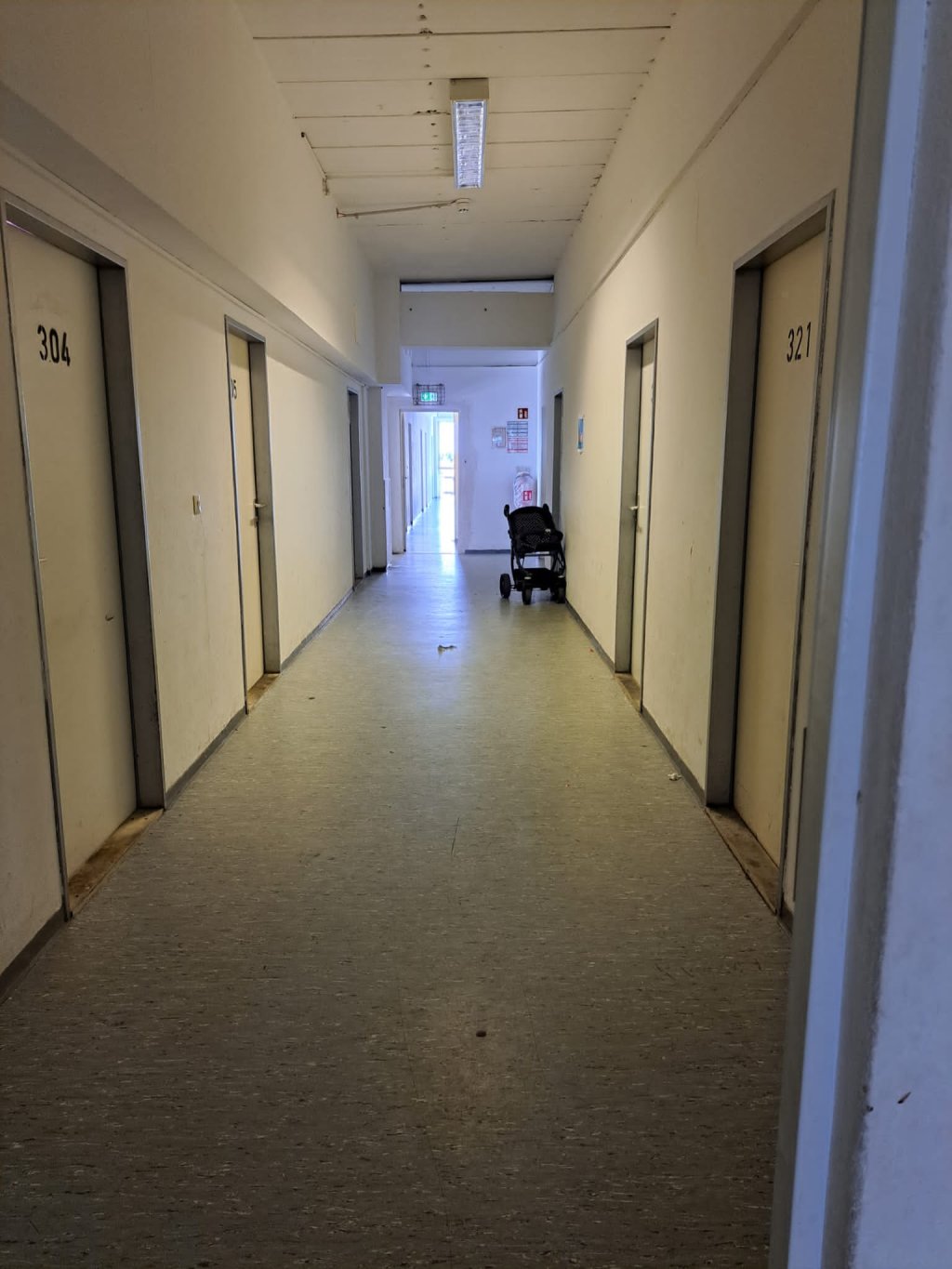 The accommodation center, northeast of Munich, in the Hintermeierstrasse | Photo: Sabawoon Meenanak