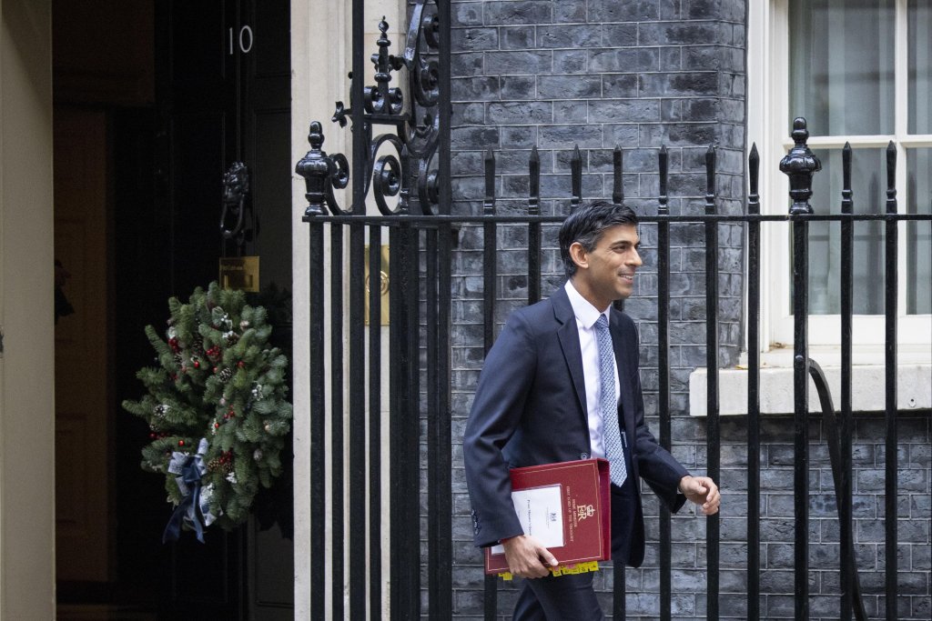 British Prime Minister Rishi Sunak has made immigration one of his top five priorities this year | Photo: EPA/Tolga Akmen