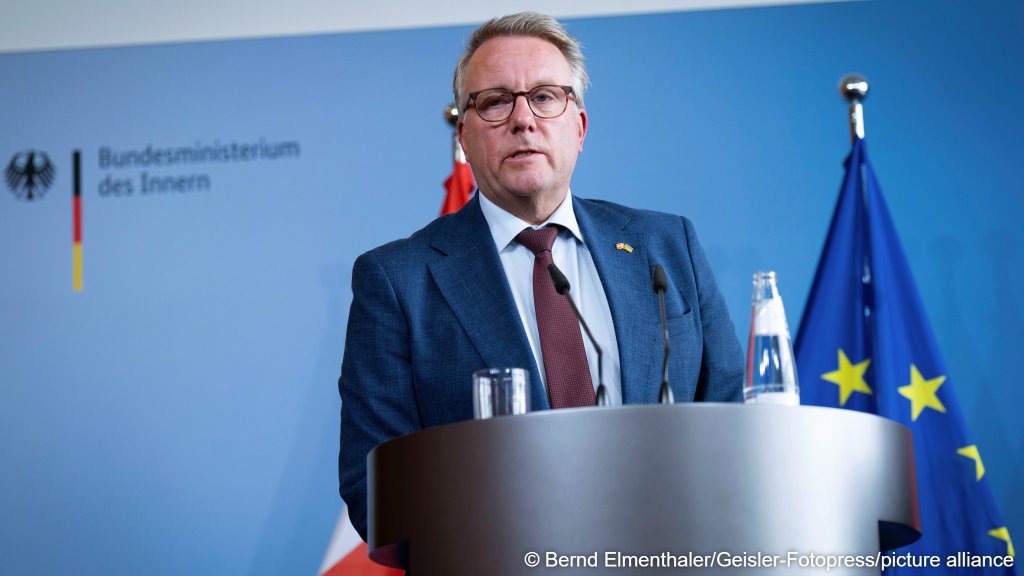 Morten Bødskov giving a statement at the German interior ministry in Berlin following the meeting of the "group of five" in Copenhagen last week | Photo: Bernd Elmenthaler / picture alliance / Geisler-Fotopress