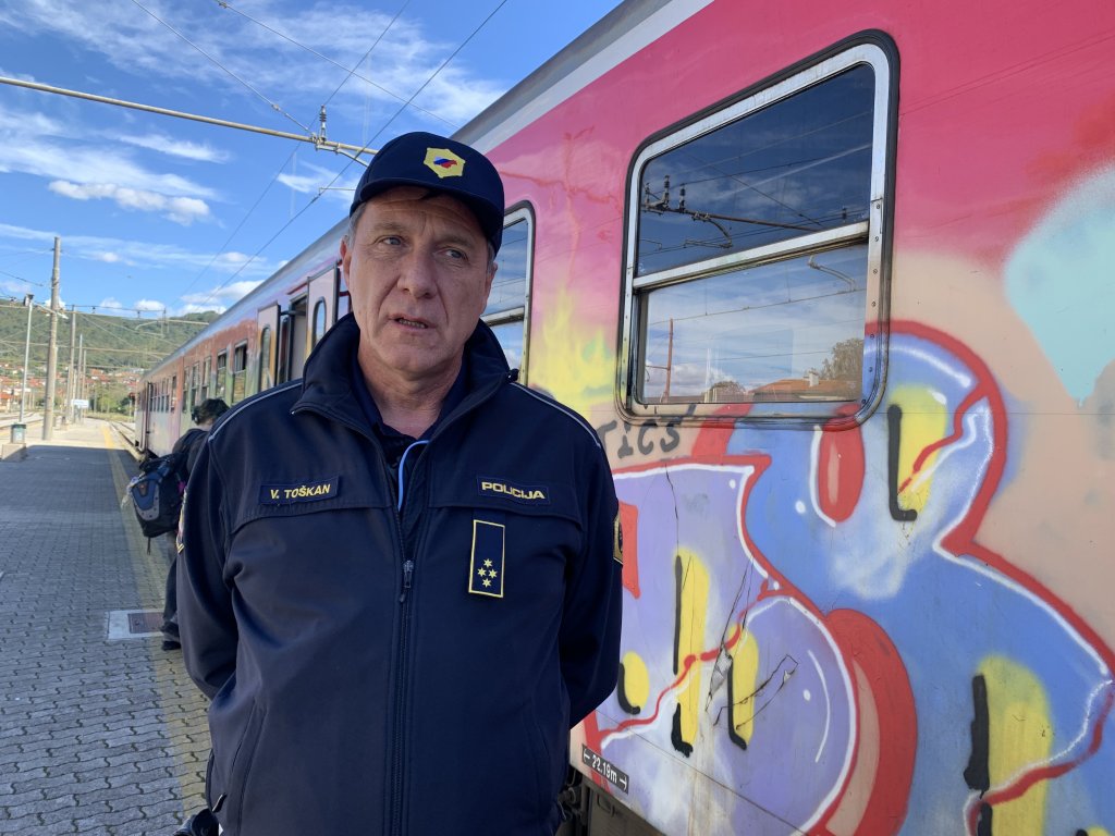 Chief Inspector Viljem Toskan head of the State Border and Aliens Department at Koper Police Directorate talking to InfoMigrants in early October 2025 | Photo: Emma Wallis / InfoMigrants