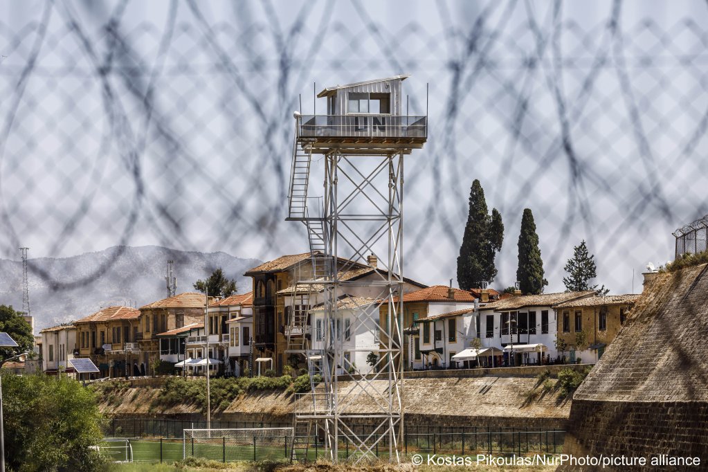 File photo: The EU and the UN have urged Cyprus' government to allow the migrants to apply for asylum, saying that right is governed by international law | Photo: Kostas Pikoulas/NurPhoto/picture alliance