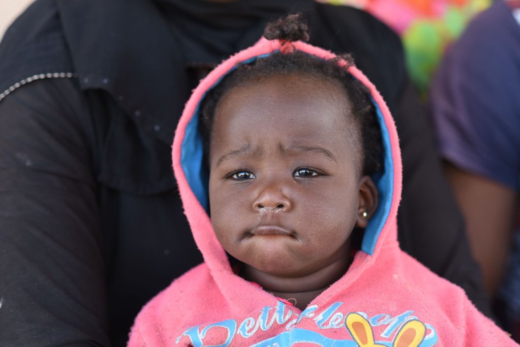 Leur fille Aminata, âgée d'un an, est née en Algérie. Crédit: Mehdi Chebil