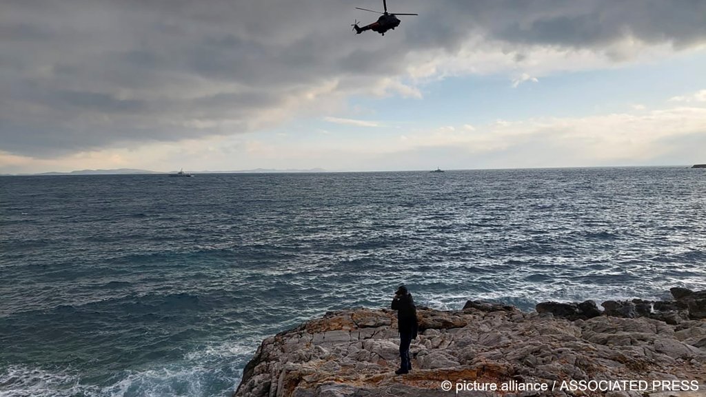 A helicopter searches over the Aegean Sea near the northwestern island of Lesbos, Greece, Tuesday, February 7, 2023 | Greek Coast Guard via picture alliance