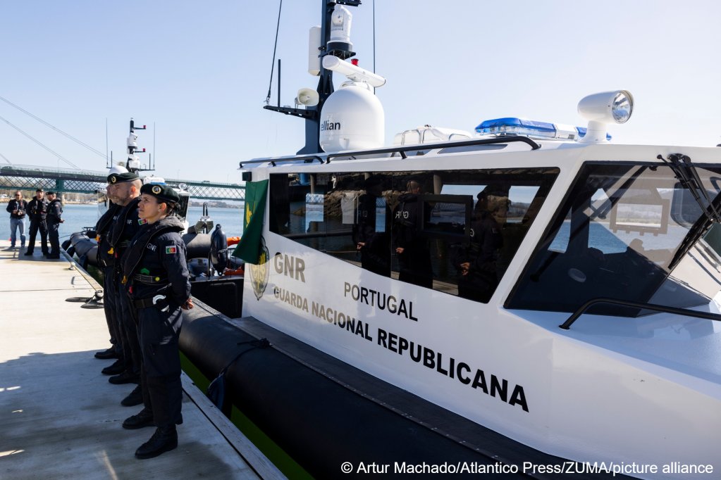 File photo used as illustration: The adults in the group will reportedly be subject to expulsion orders, expecting them to leave the country within 20 days, or be deported | Photo: Artur Machado/Atlantico Press/ZUMA/picture alliance