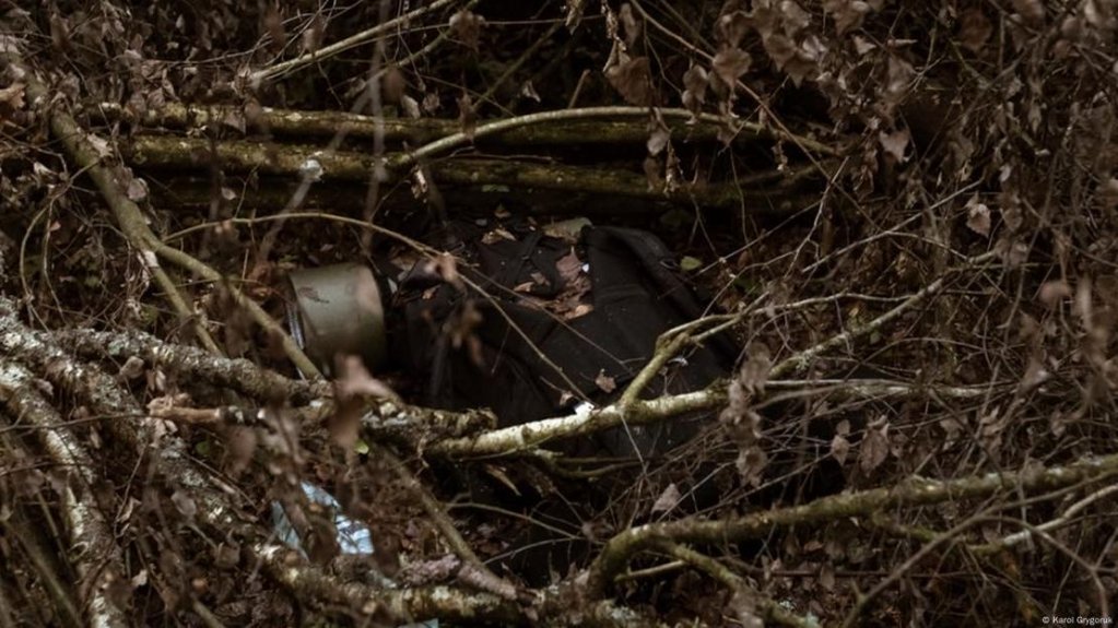 The activists return to collect and remove items and litter left behind in the nature reserve | Photo: Karol Grygoruk