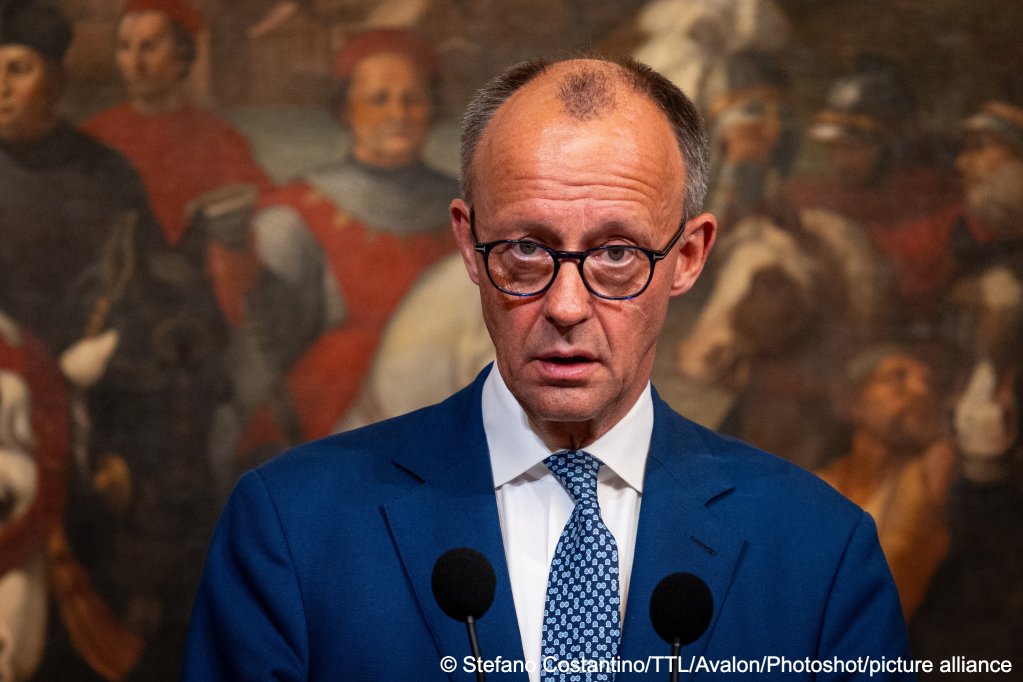 Germany's new chancellor, Friedrich Merz, has been introducing a series of measures to keep annual immigration number under 100,000 | Photo: Stefano Costantino TTL / Avalon / Photoshot / picture-alliance