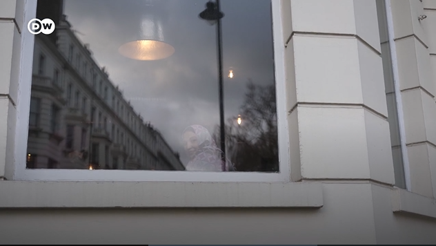 From file: Thousands of Afghans are accommodated in hotels in London | Photo: Screenshot from DW report / DW / Kate Martyr