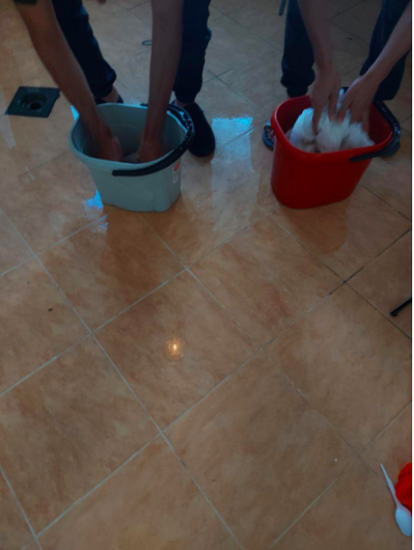 Migrants wash their laundry by hand in the Busmantsi detention center in Sofia, Bulgaria | Photo: Private - Rights reserved