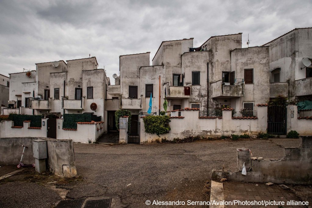 Houses where foreign workers live in the Bella Farnia 'ghetto' | Photo: picture-alliance/Alessandro Serrano