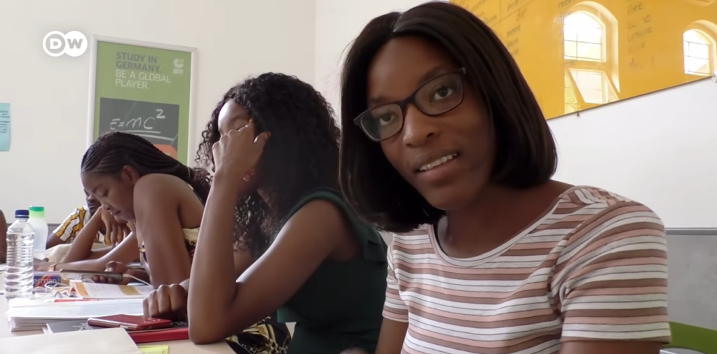 Iyaloo Akuunda studied German for five months hard before she was recruited to work as a nurse in Germany | Source: Screenshot DW Documentary