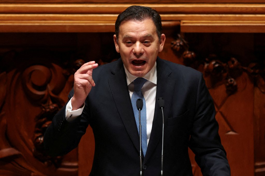 File photo: Portuguese Prime Minister Luis Montenegro speaks during a debate on the new government programme at the Portuguese parliament, in Lisbon, Portugal, April 11, 2024 | Photo: Pedro Nunes / Reuters