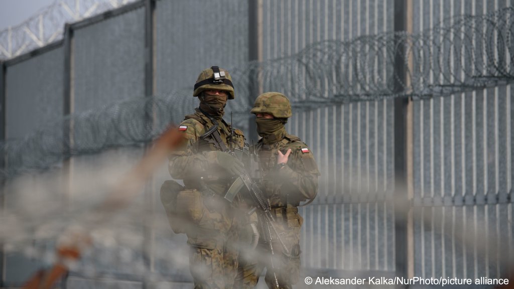 File photo: Soldiers from the Polish Border Guard present ahead of the Prime Minister's visit on the Polish-Belarusian border in Ozierany Male on March 22, 2025