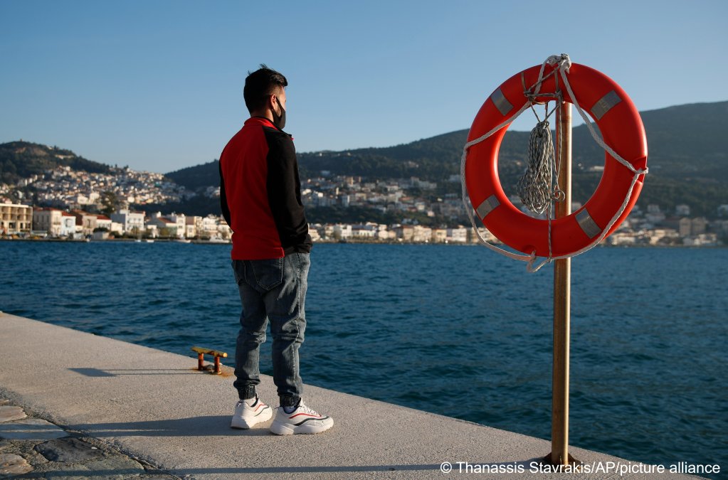 Vathy on the eastern Aegean island of Samos. N* was arrested after the death of his son on November 8, 2020 | Photo: AP Photo/Thanassis Stavrakis