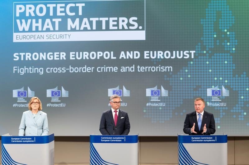 File photo: The European Commission announced a strenghtening of the Europol and Eurojust agencies to help fight cross-border crime, including migrant smuggling | Source: European Commission press office www.ec.europa.eu