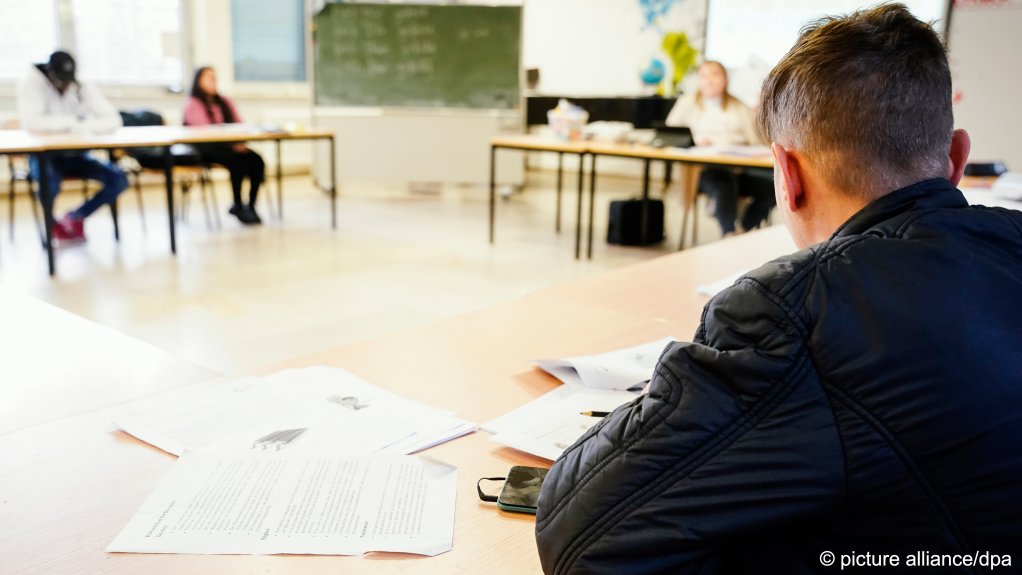 File photo used as illustration: Having a basic knowledge of German is part of the requirement to apply for a spousal visa to come to Germany | Photo: picture-alliance