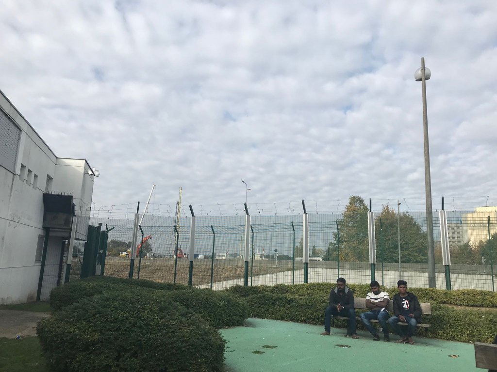 A so-called Zapi or waiting zone, at the Paris Charles De Gaulle airport, for foreigners who were refused entry to France | Photo: InfoMigrants