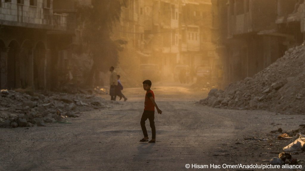 Parts of Damascus are beginning to look normal, but other parts of the capital, like the Yarmouk Camp remain challenging. Only a few families remain living here | Photo: Hisam Hac Omer / Anadolu / picture alliance