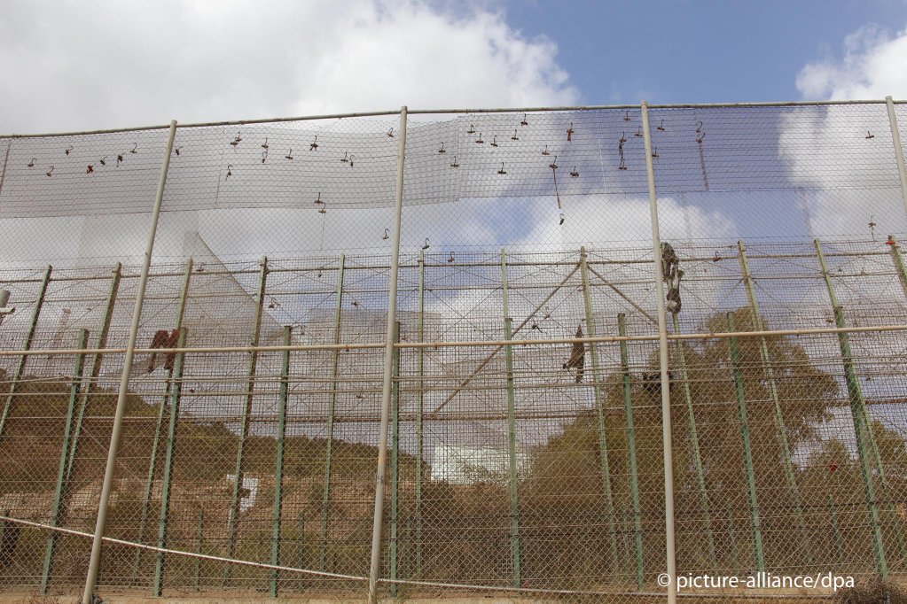 Une triple clôture sépare Melilla du Maroc. Crédit :Picture alliance