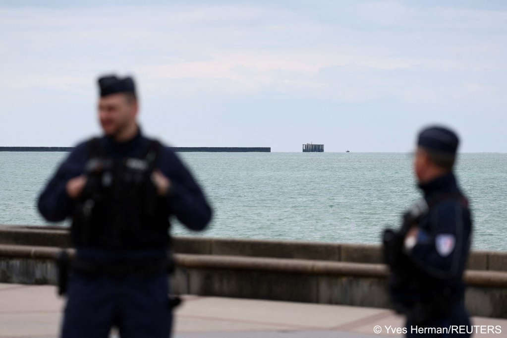Police in Wimereux, France, where the boat carrying around 112 migrants set out on April 23, 2024 | Photo: Reuters / Yves Herman