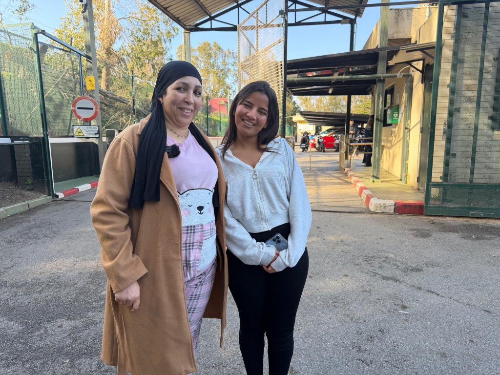 Meriem (left) and Khadija are both from the same neighborhood in Fnideq, Morocco | Photo: InfoMigrants