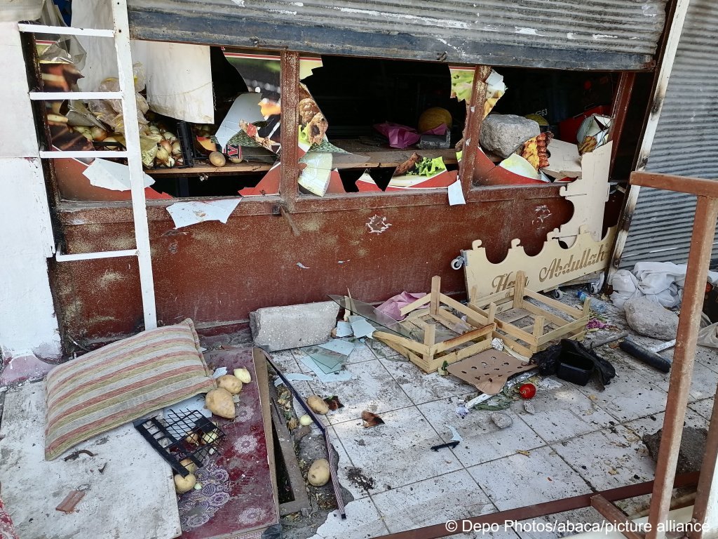 A shop vandalized by an angry mob targetting Syrian shopkeepers in Ankara, Turkey, August 2021 | Photo: Depo Photos/abaca/picture-alliance