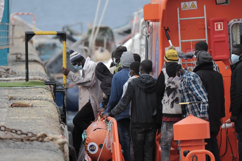 African migrants arrive at Arguineguin port, in Gran Canaria, Canary islands, Spain, 24 September 2020 | Photo: Angel Medina G / EPA 