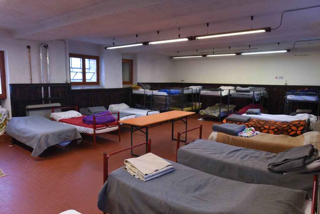 The dormitory in the Refuge in the Italian village of Oulx. Photo : Mehdi Chebil