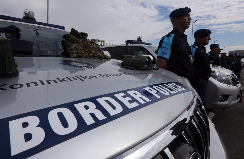 Police officers of European Border and Coast Guard on duty at a check point at the Bulgarian-Turkish borders | Photo: EPA/ORESTIS PANAGIOTOU