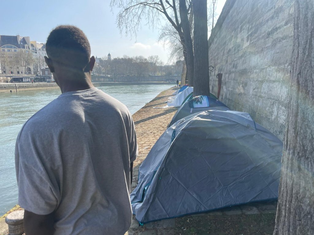 Unaccompanied minors live in tents while they appeal for asylum claims, Paris, March 27, 2025 | Photo: InfoMigrants