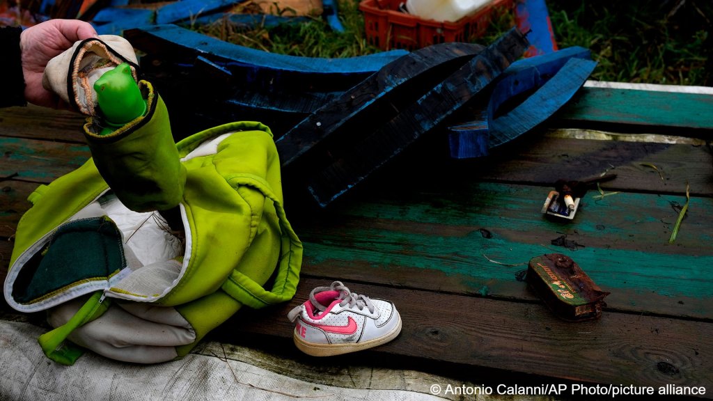 Personal belongings left in a wrecked migrants' boat stored in the prison facilities, near Milan, northern Italy, Friday, Feb. 9, 2024. | Photo: picture alliance / AP | Antonio Calanni