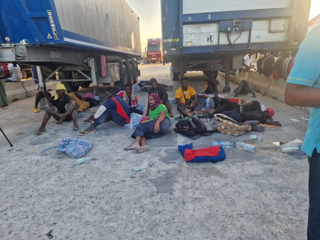Migrants wait in every corner of the island for a transfer towards Sicily and the Italian mainland | Photo: Private
