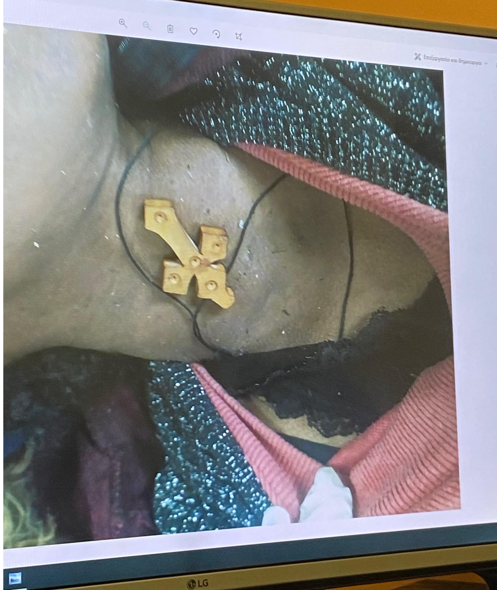 One of the images released of the dead woman's body shows a cross around her neck | Photo: InfoMigrants