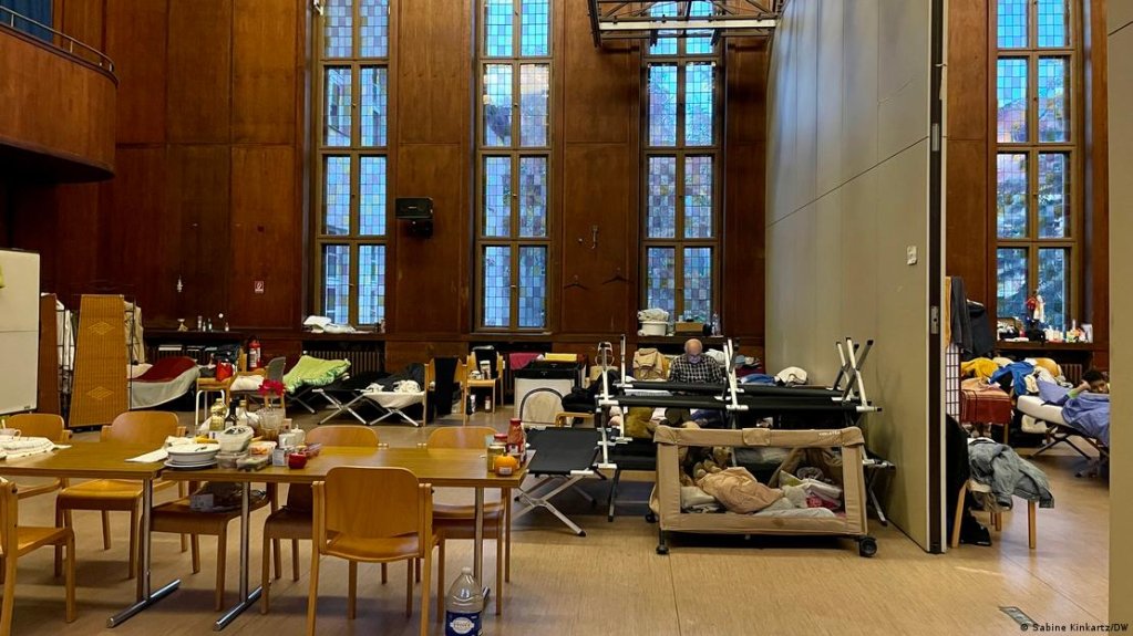 Parts of the church have been repurposed to cater to refugees | Photo: Sabine Kinkartz/DW